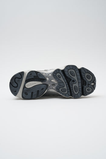 New Balance Sneaker Silver Metallic Unisex - 6