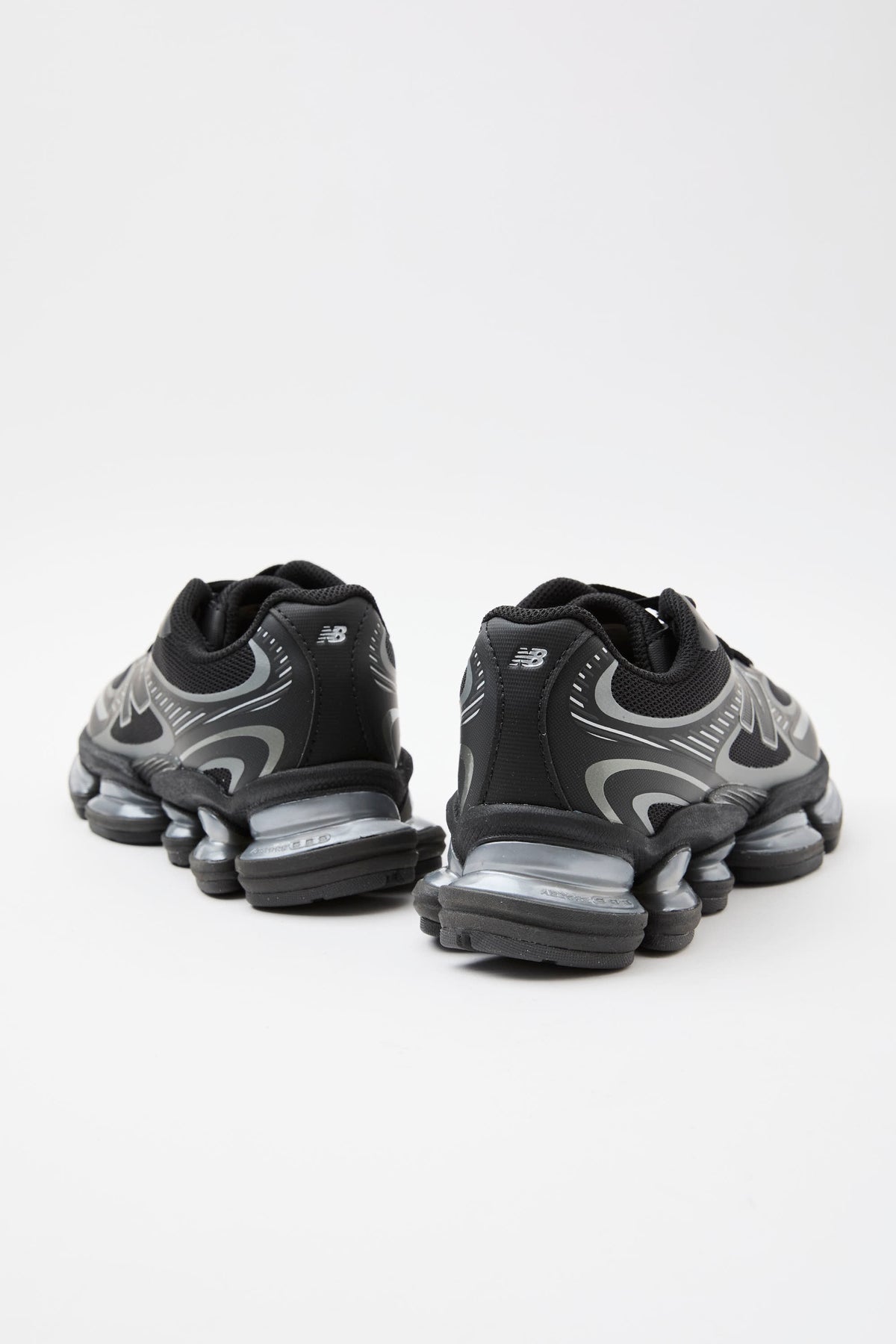 Sneaker Black/silver Metallic Unisex — 7