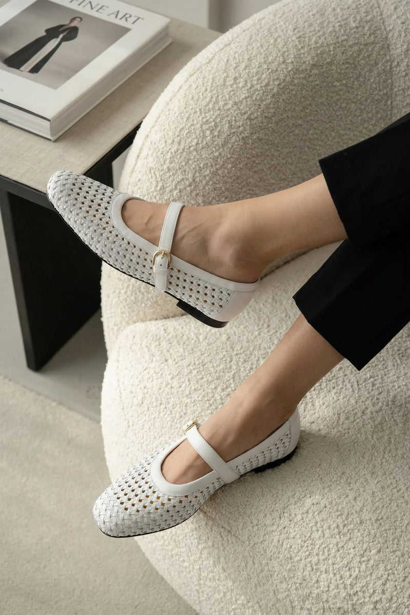 Ballerine Doucal’s Traforate: L’Eleganza Artigianale del Made in Italy 4