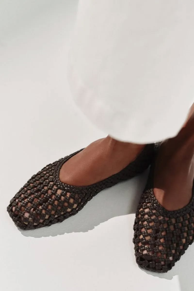 Ballerine Doucal’s Traforate: L’Eleganza Artigianale del Made in Italy 3